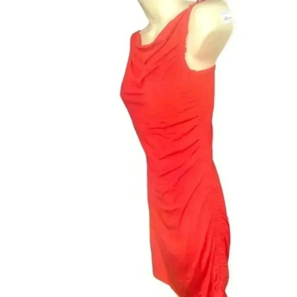 Form fitting vibrant colors mini dress. - Picture 4 of 8